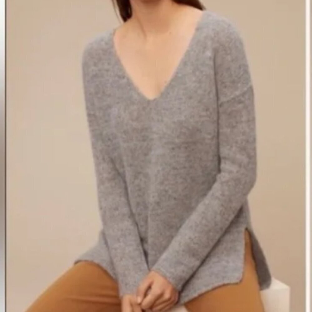 Aritzia Babaton Erin V-Neck Alpaca Sweater, Size XXS